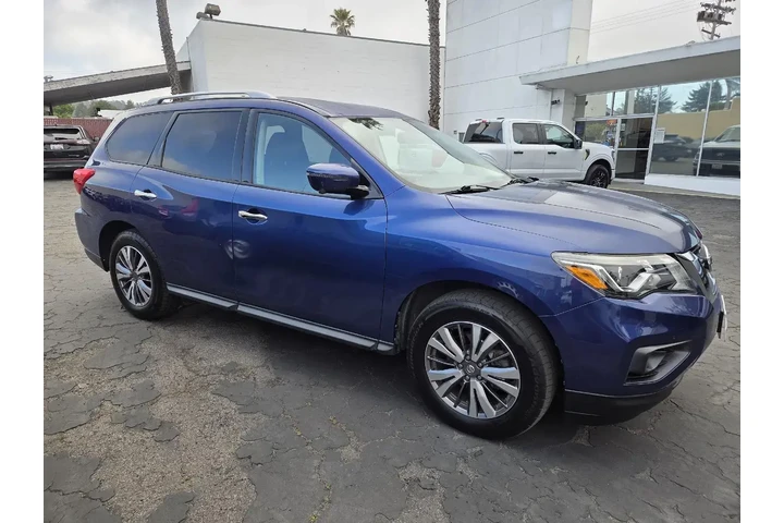 $17900 : Nissan Pathfinder 2020 SL 4d image 6