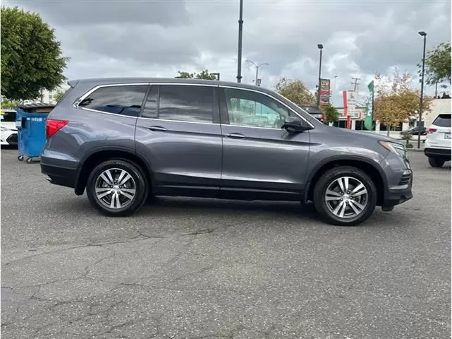 2017 Honda Pilot EX-L image 1