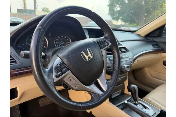 $11000 : Honda Crosstour 2012 EX-L V6 image 6
