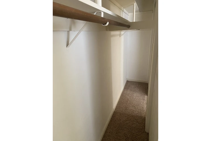 $750 : Renting a room for one person. image 5