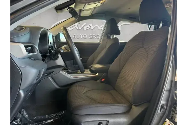 $29991 : Toyota Highlander 2023 AWD L image 10