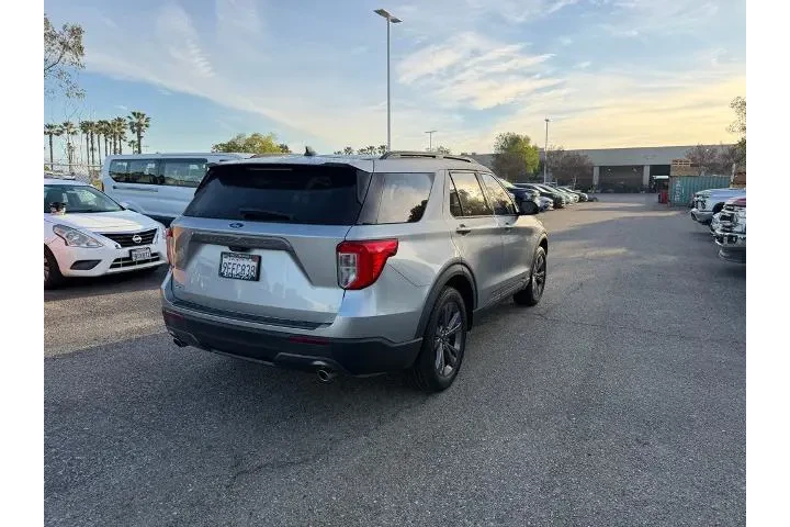 $29800 : Ford Explorer 2023 XLT 4dr S image 3