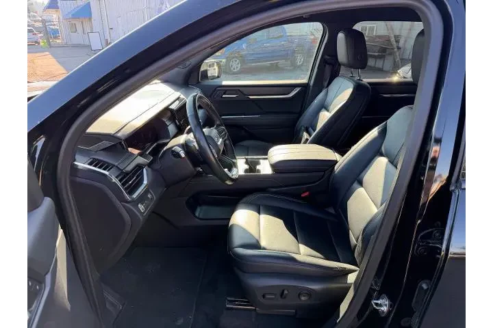 $34000 : GMC Acadia 2024 Elevation 4d image 10