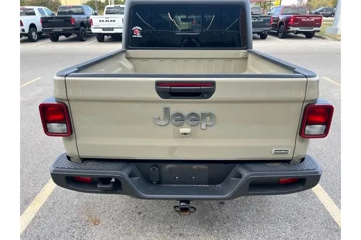 $30446 : Jeep Gladiator 2022 4x4 Over image 4