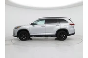 $26998 : Toyota Highlander 2019 SE 4d thumbnail