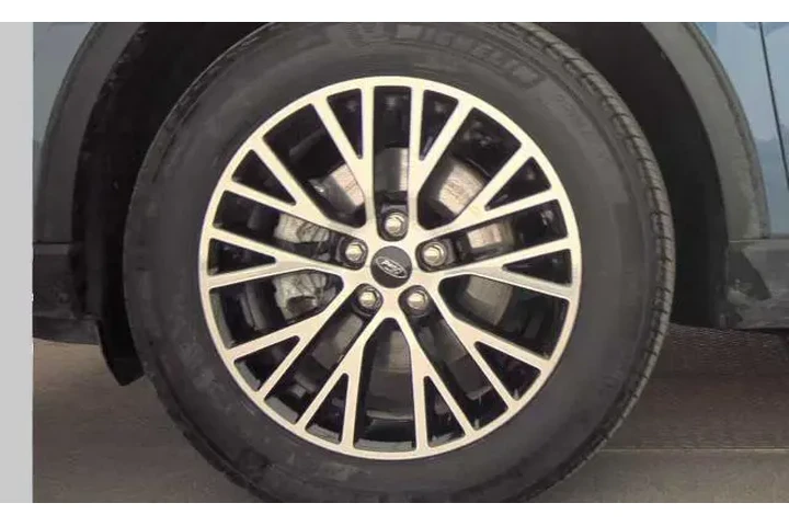 $27990 : Ford Escape Plug-In Hybrid 2 image 9