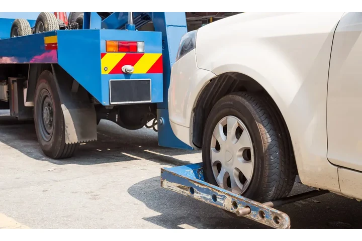 Arnold Junk Cars image 3