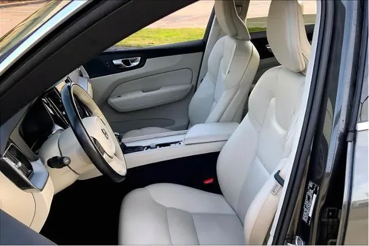 $19238 : Volvo XC60 2020 T5 Momentum image 8