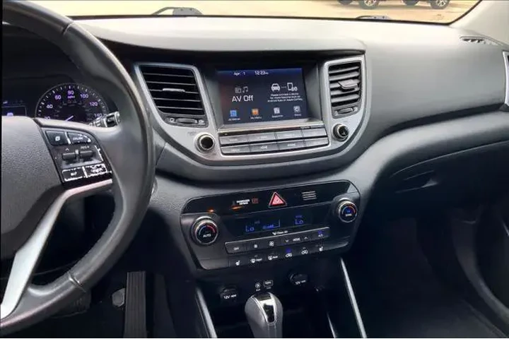 $12479 : Hyundai TUCSON 2018 Sport 4d image 7