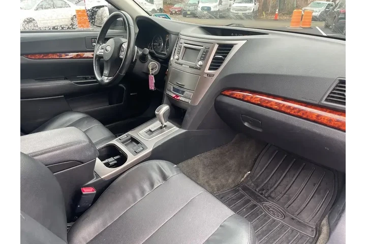 $5899 : Subaru Outback 2012 AWD 2.5i image 6