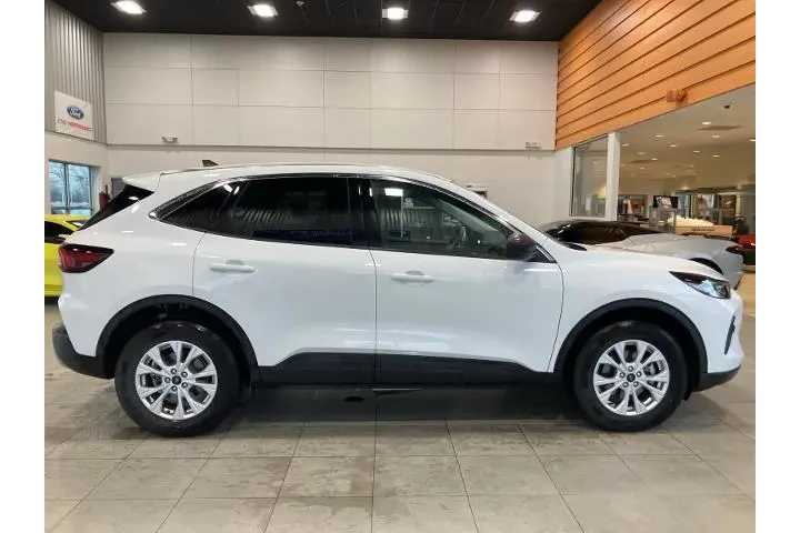 $22495 : Ford Escape 2023 AWD Active image 4