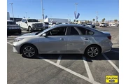 $17500 : Kia Forte 2022 LXS 4dr Sedan thumbnail