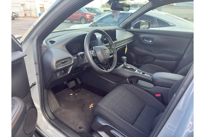 $29680 : Honda HR-V 2026 AWD Sport 4d image 2