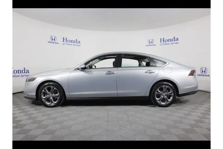 $28875 : Honda Accord 2024 EX 4dr Sed image 4