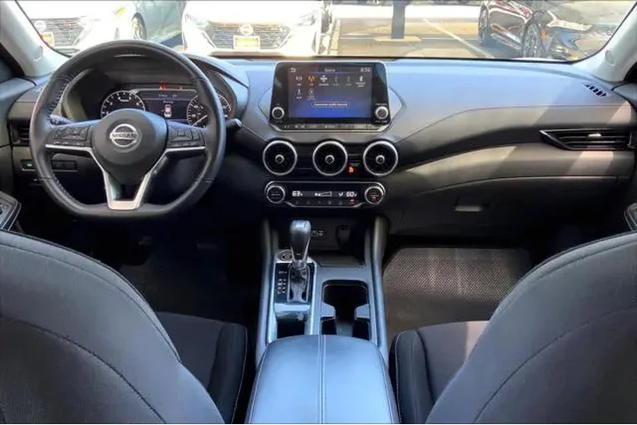 $16386 : Nissan Sentra 2021 SV 4dr Se image 8