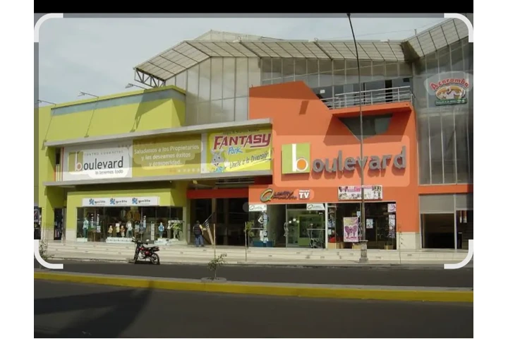 $21000 : VENDO STAND COMERCIAL image 1