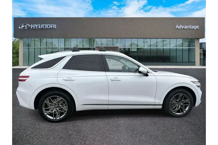 $33930 : Genesis GV70 2023 AWD 2.5T S image 5