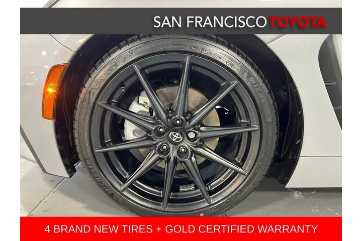 $32990 : Gold Certified 2023 GR86 Prem image 9