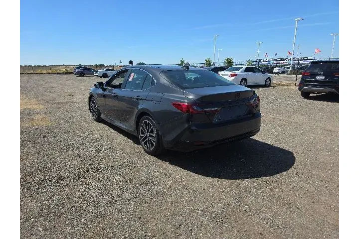 $38900 : Toyota Camry 2025 SE 4dr Sed image 4