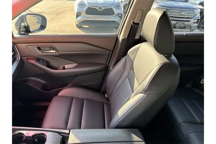 $23049 : Nissan Rogue 2023 SV 4dr Cro image 8