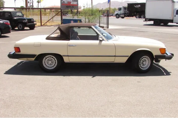 $25995 : 1982 Mercedes-Benz 380-Class image 8