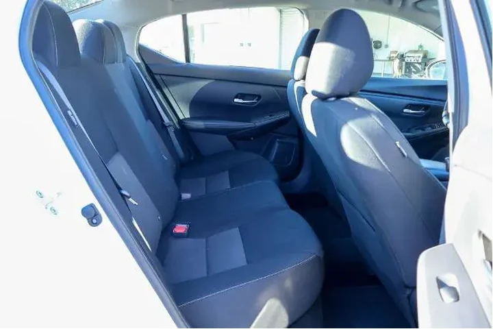 $17388 : Nissan Sentra 2023 SV 4dr Se image 10