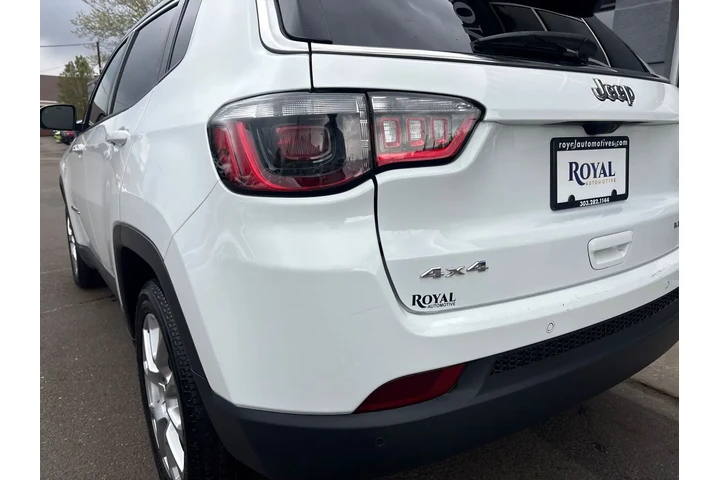 $24995 : 2025 Compass Limited 4x4 image 8