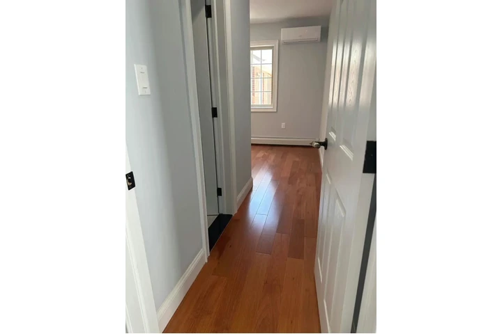 $2700 : 2 bedroom in college point image 3