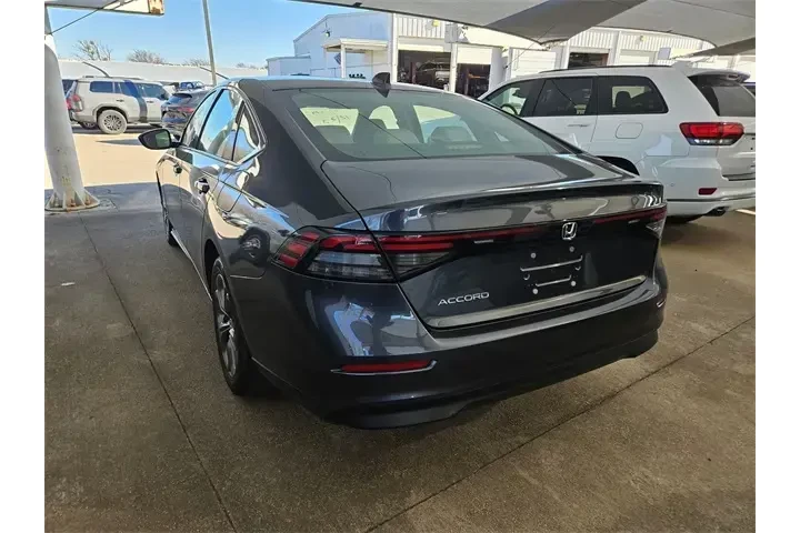 $24987 : Honda Accord 2024 EX 4dr Sed image 4