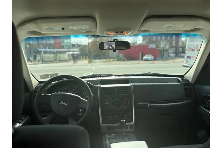 $6995 : 2009 Liberty Sport image 7