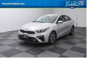 $14556 : Kia Forte 2021 LXS 4dr Sedan thumbnail