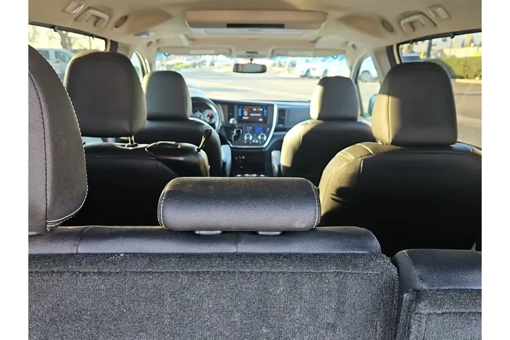 $18000 : Toyota Sienna 2016 SE 8-Pass image 9