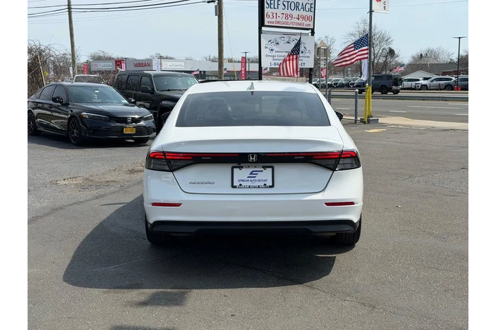 $23798 : Honda Accord 2023 LX 4dr Sed image 6