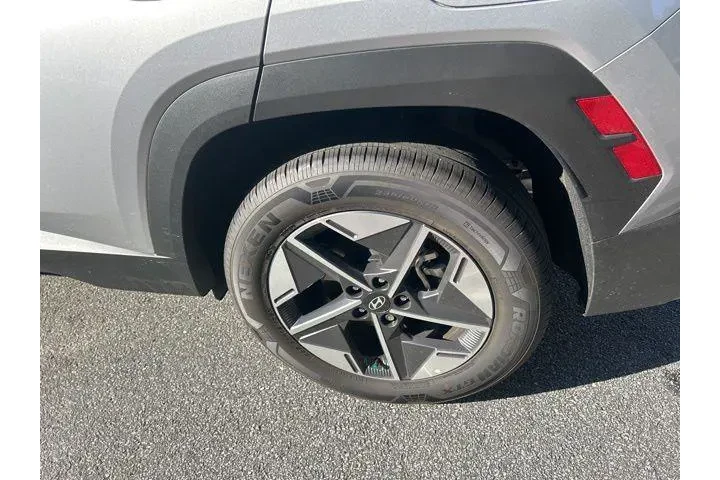 $33588 : Hyundai TUCSON Hybrid 2025 A image 6