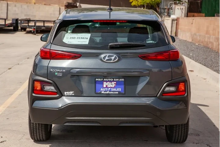 2021 Kona SE image 6