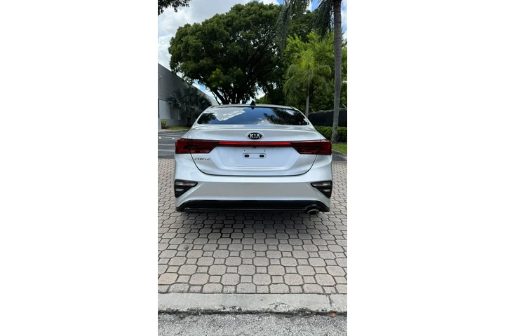 $8900 : 🚘*Kia Forte 2019* image 5