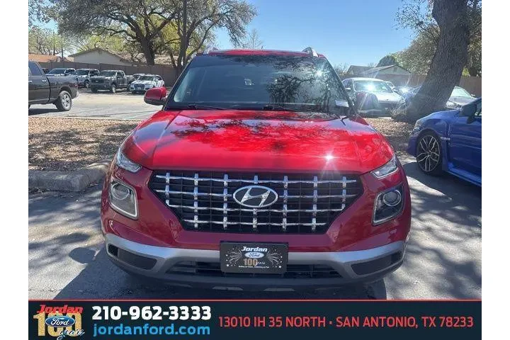 $17888 : Hyundai VENUE 2023 SEL 4dr C image 2
