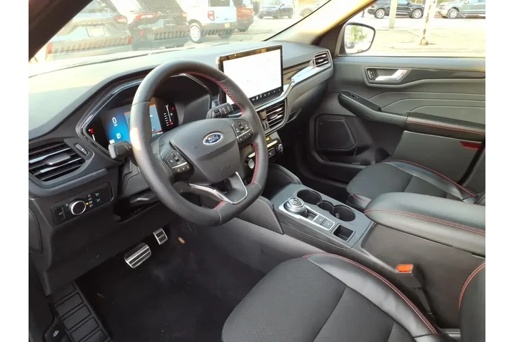 $26742 : Ford Escape 2024 AWD ST-Line image 7