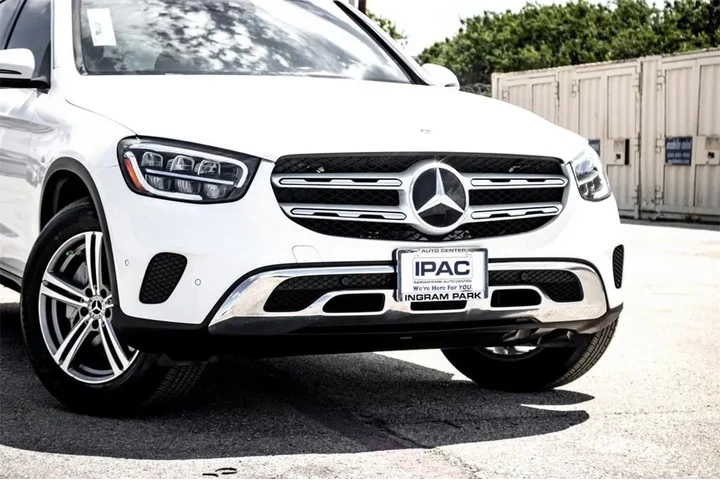 $27999 : Mercedes-Benz GLC 2022 GLC 3 image 3