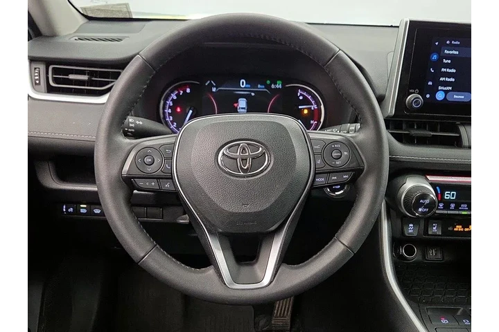 $31998 : Toyota RAV4 2024 AWD XLE 4dr image 10