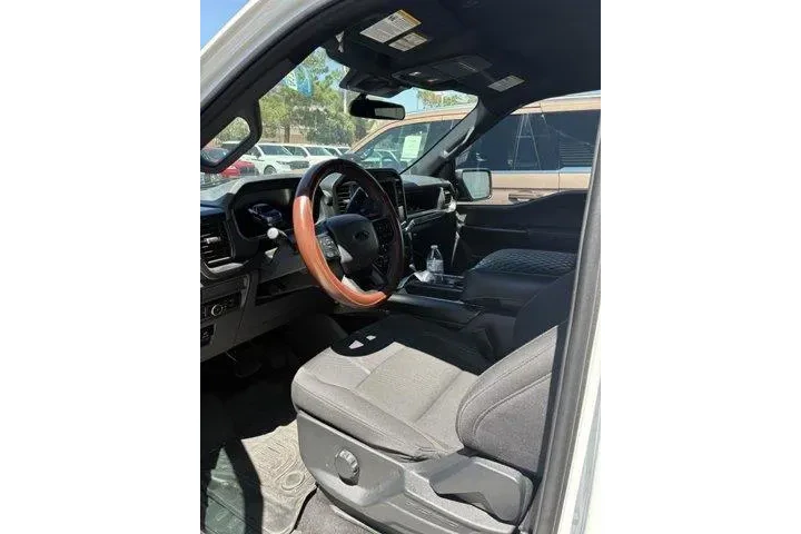 $38633 : Ford F-150 2024 4x2 STX 4dr image 4