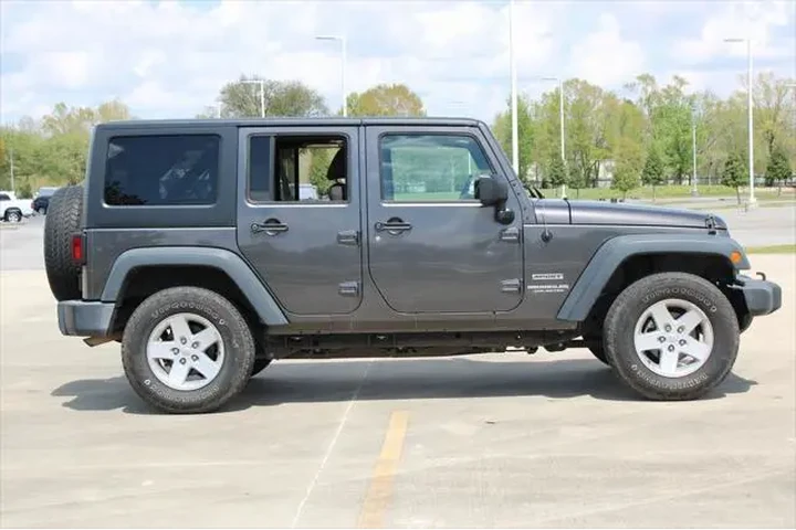 $15995 : Jeep Wrangler Unlimited 2017 image 4