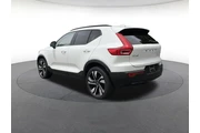 $29488 : Volvo XC40 2024 AWD B5 Plus thumbnail