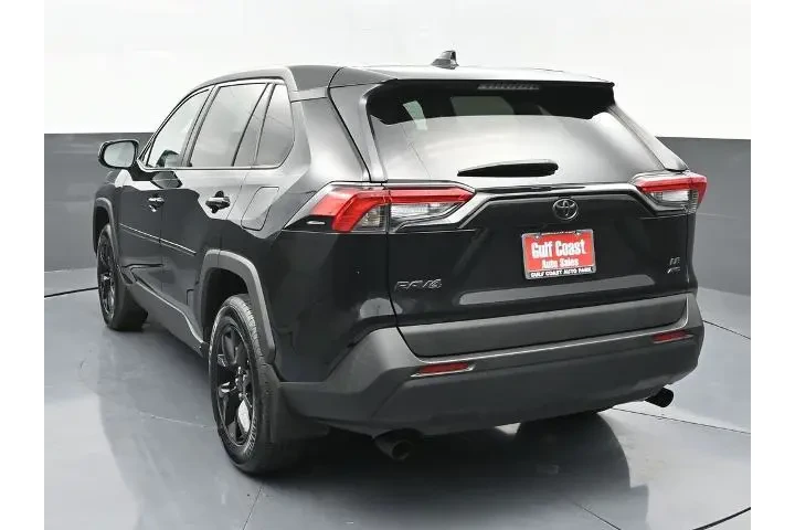 $25495 : Toyota RAV4 2022 AWD LE 4dr image 4