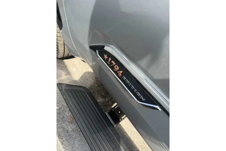 $70000 : 🚘 Tundra 2025 * image 1