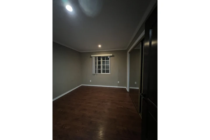 $875 : LOS ANGELES image 3