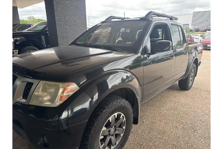 $13608 : Nissan Frontier 2016 4x4 SV image 1