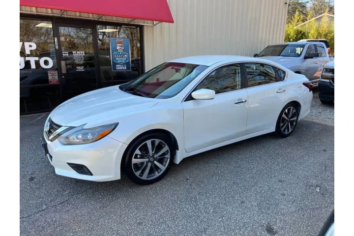 $8999 : 2017 Altima 2.5 SR image 8