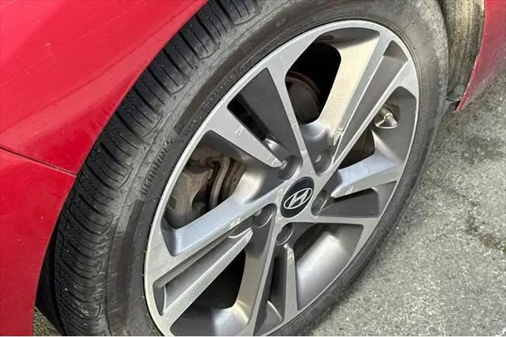 $12990 : Hyundai ELANTRA 2017 Limited image 4