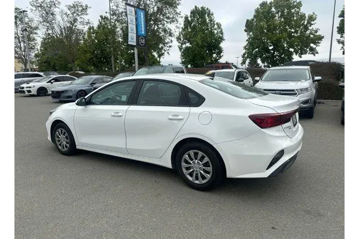 $19998 : Kia Forte 2024 LX 4dr Sedan image 4